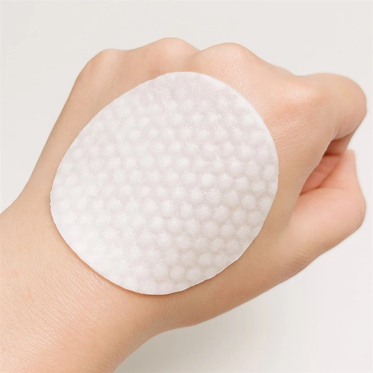 Multi-Size Round Makeup Pad in wet